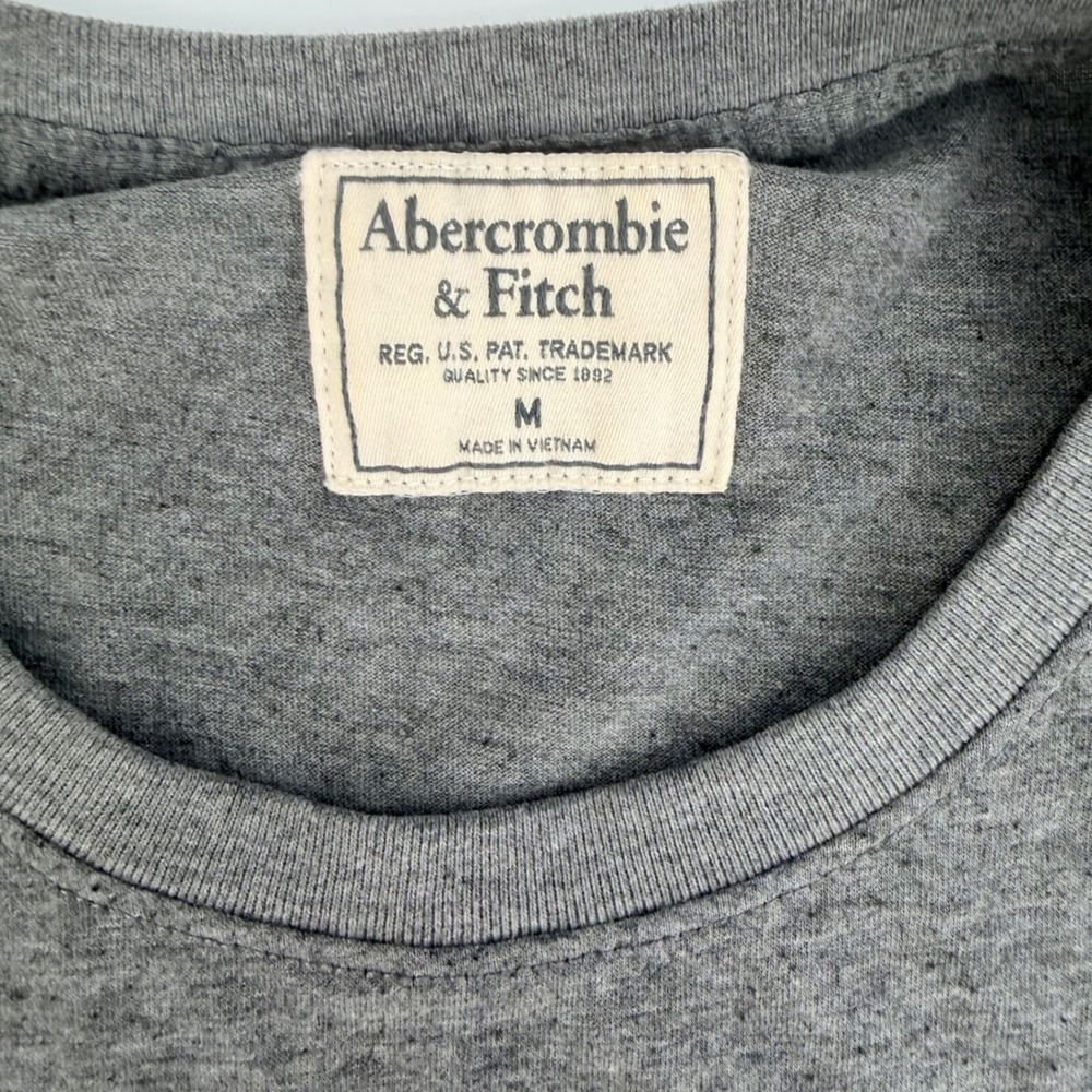 Abercrombie & Fitch Y2K Iconic Spellout Mens M Gray Logo Muscle Sleeve Tee Retro - Picture 9 of 11